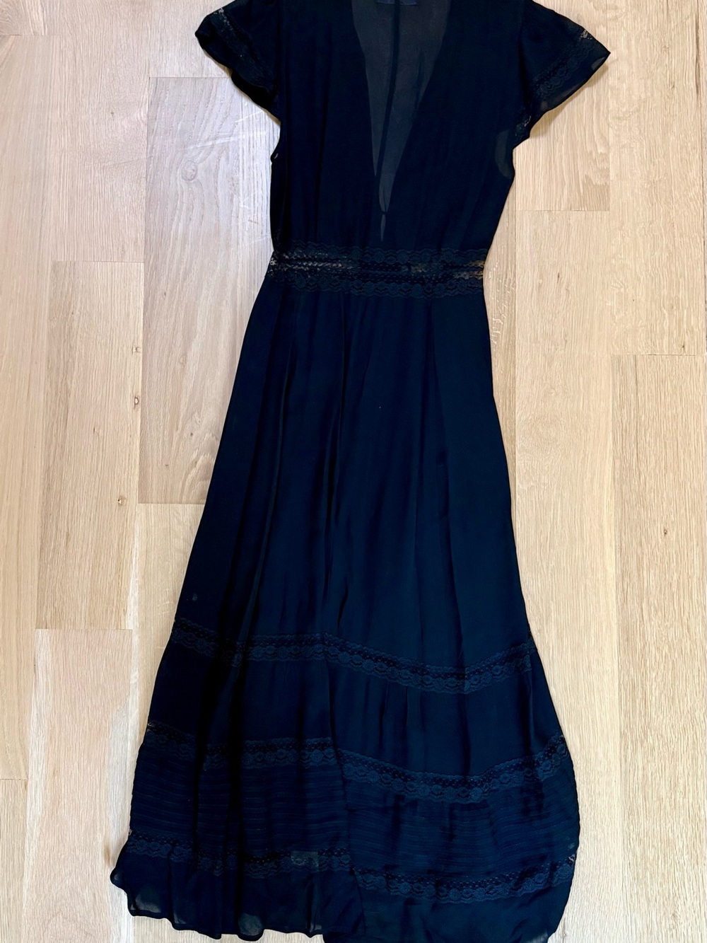 Reformation Garland Dress- size 6 - Picture 3 of 4